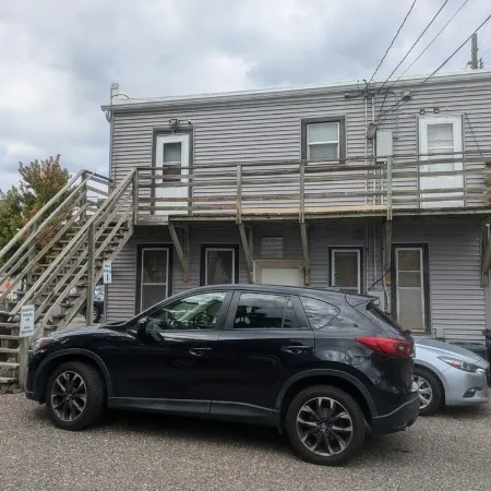 Great Uptown Apartment! Great Location!