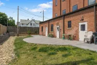 Beautiful 2Bed - 10 min. to downtown/Cavs/Browns Hotel di 