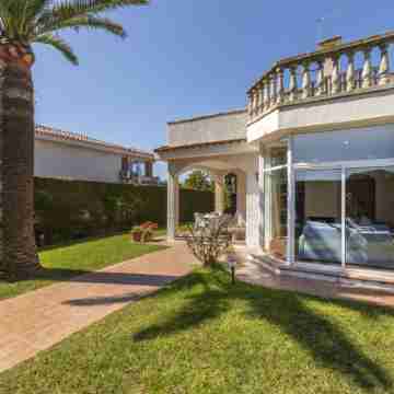 Serge Hotel Exterior