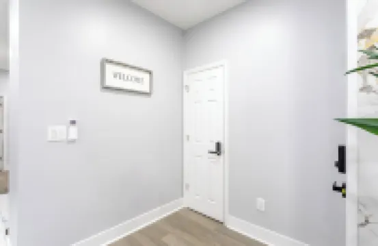 Spacious 3-bedroom apartment with WiFi, Parking in welcoming New Rochelle