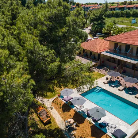 Pefkon Suites