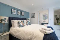 Stunning 2 Bed Basement Flat in the Heart of Cheltenham! - Condos