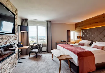 Burghotel Staufeneck Отели рядом с достопримечательностью «Парк Ремс»