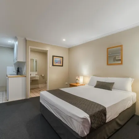 Cosmopolitan Motel & Serviced Apartments Hotels in Rockhampton