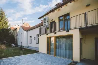 Postcard City Apartments Hotel a Studenci