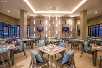 The Crystal Hotel Buriram - Formerly X2 Vibe Buriram - breakfast