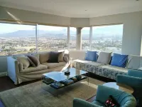Chocolate Box Guesthouse فنادق في Gordons Bay