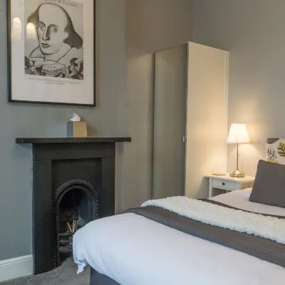 Hedley Villa Guest House Hotels near Leamington Spa Tourist Information Centre