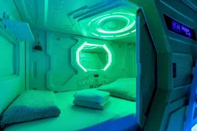 Oxygen Hostel Capsula Hotel dekat Madrid Atocha Railway Station