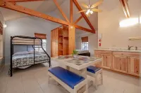 Seven Bluff Cabins Hotels near Garner State Park