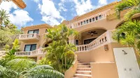 Easy access to South Palmilla beach