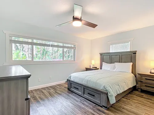 Newly Remodeled / Waterfront / Private Dock / Kayaks / Pet Friendly / Sleeps 7