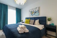 Luca - Luxury Park-View Apt with Balcony & Parking