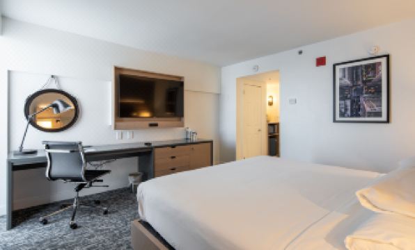 DoubleTree by Hilton New York JFK Airport