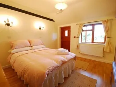 New Inn Hotels in Crewkerne