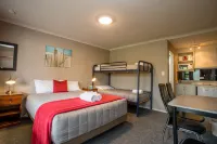 Te Anau Top 10 Holiday Park and Motels - balcony