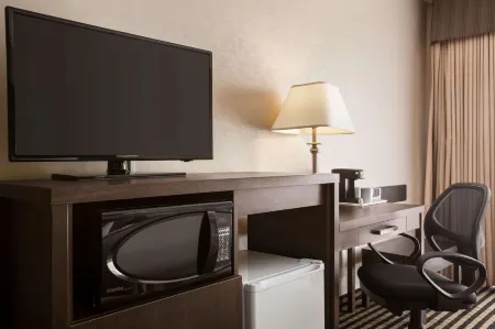 Days Inn by Wyndham Miramichi NB Отели рядом с достопримечательностью «Квин Элизабет Парк»