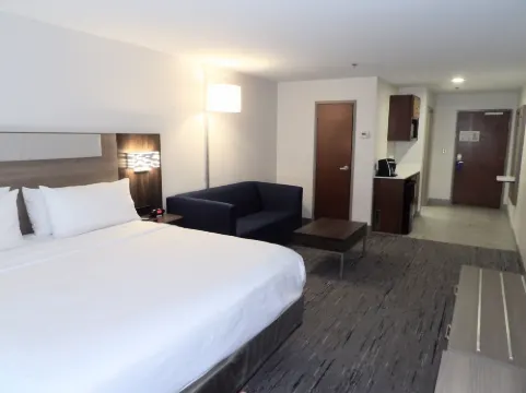 Holiday Inn Express & Suites HUNTSVILLE AIRPORT by IHG