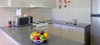 Main Beach Apartments - Apartemen