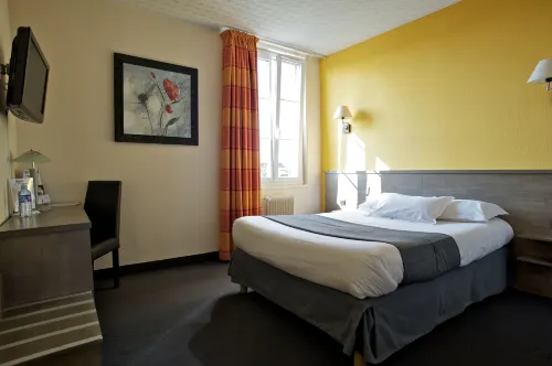 Brit Hotel le Surcouf - ที่มีที่จอดรถ