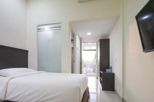 Grand Kebonsari Guesthouse Hotels in Jambangan