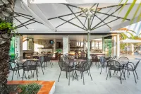 Iris Hotel - breakfast