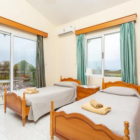 Sun Beach Villa Large Private Pool Walk to Beach A C Wifi Car Not Required - 2145