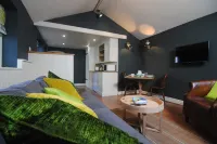 Courtyard Cottages Lymington, 2 Adults Only Hotels in Lymington