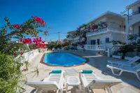 Rouladina Apt 3 in Stalos -  Casas de vacaciones