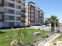 Beach Front Luxury Living Apartment - Pools