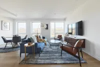 Stylish 2 Br w Roof Deck Access - Mins to NYC