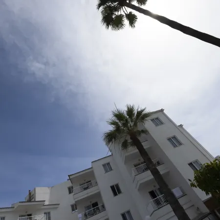 Sand Beach Apartments