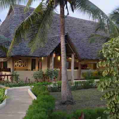 Kileleni Hotel Exterior