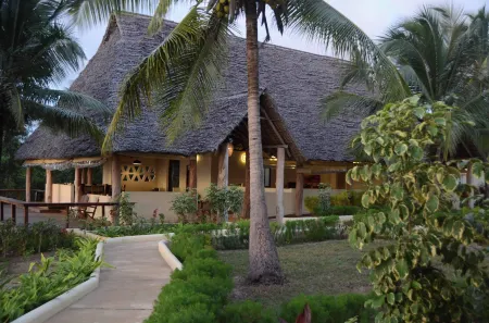 Kileleni Отели в г. Utende