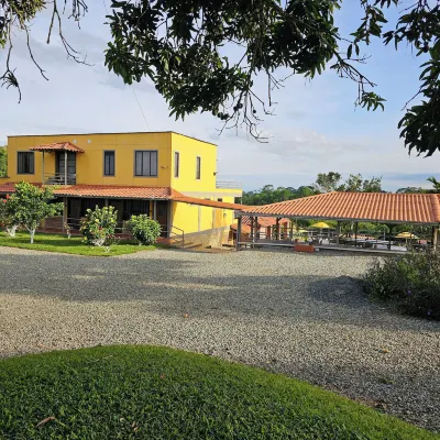 Hotel Bora Bora Campestre Los Mangos飯店 帕納卡附近的飯店