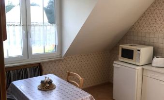 Room in Apartment - Haus Im Grünen / House in the Green