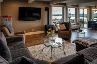 Big River Escape Grandview Manse Hotels in Minneiska