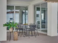 Sanders Mythical Blue - Bright 4 Bdr Villa with Pool