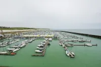 Orion Marina Sea View - Parking - by Brighton Holiday Lets Hotels in Rottingdean