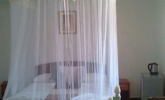 Dlux Hotel