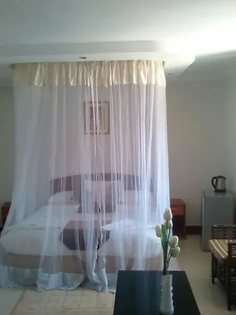 Dlux Hotel Отели в г. Накуру