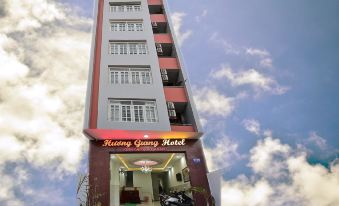 Khach San Huong Giang