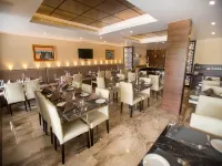 ST Parklane Airport Hotel Chennai - parcheggio