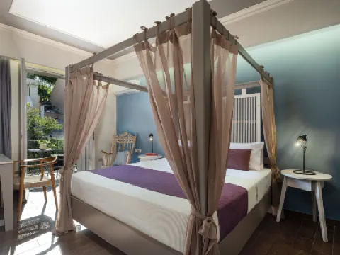 Elia Potie Hotels in 