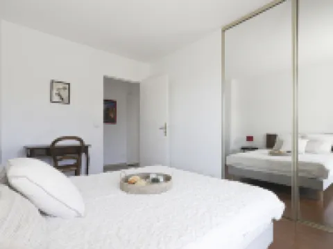 Baie Azur Hotels in Fabron