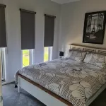 4 bedrooms, large deck, park views Hotels in Coronet Bay