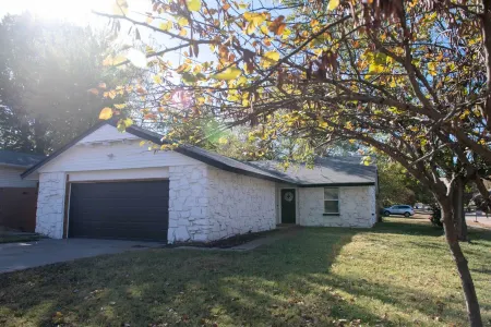 Beautifully Remodeled 3-Bedroom Cozy Home!!