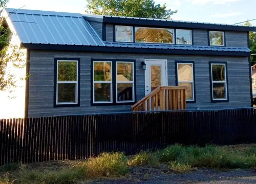 5 minutes to Lake Almanor! Cozy cabin -Brand new construction!