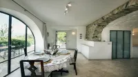 A holiday home to relax in a picturesque and stylish ambience