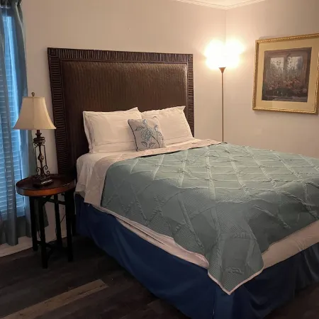 1085 Cozy 1 Bedroom Condo on Mobile Bay